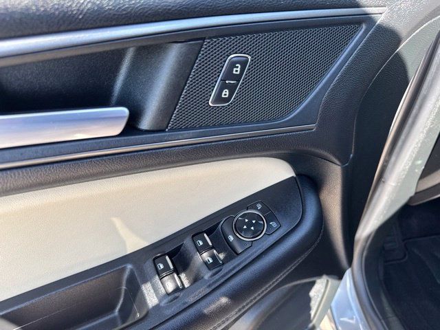 Used 2022 Ford Edge SE w/ Black Appearance Package AWD/4WD image 14