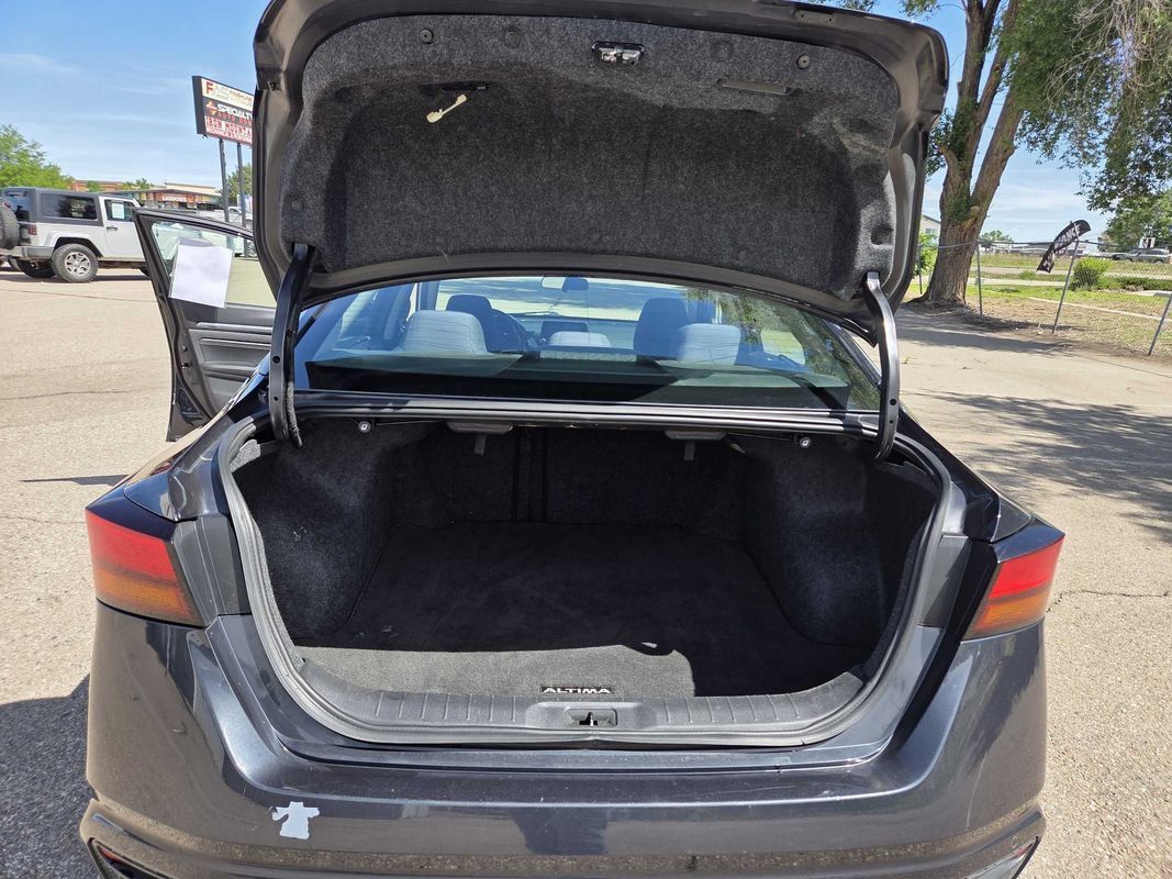Used 2021 Nissan Altima 2.5 SV FWD image 9
