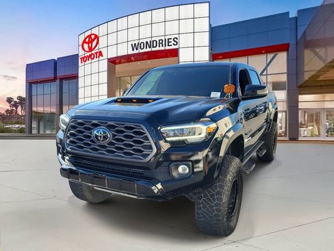 Used 2023 Toyota Tacoma TRD Off-Road image 2