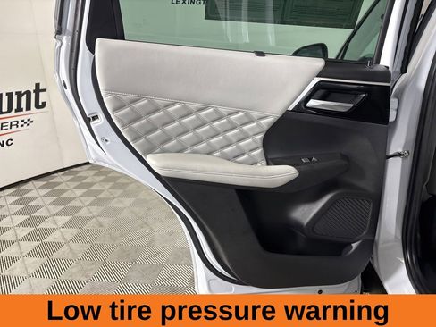 Used 2023 Mitsubishi Outlander SEL image 23