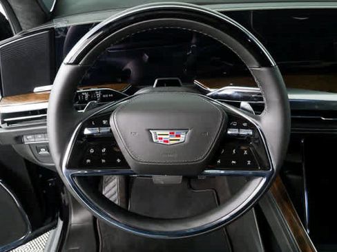 Certified 2026 Cadillac Escalade ESV Platinum Sport AWD/4WD image 7