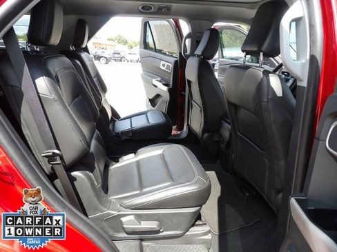 Certified 2022 Ford Explorer XLT w/ Equipment Group 202A RWD image 35