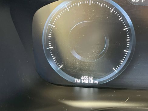 Used 2021 Volvo XC60 T5 Momentum w/ Premium Package image 12