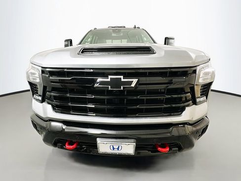 Used 2025 Chevrolet Silverado 2500 LT w/ Trail Boss Package image 2