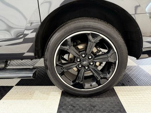 Used 2023 Ford Expedition Max Limited image 14