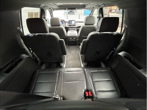 Used 2023 Chevrolet Suburban RST w/ Luxury Package image 28