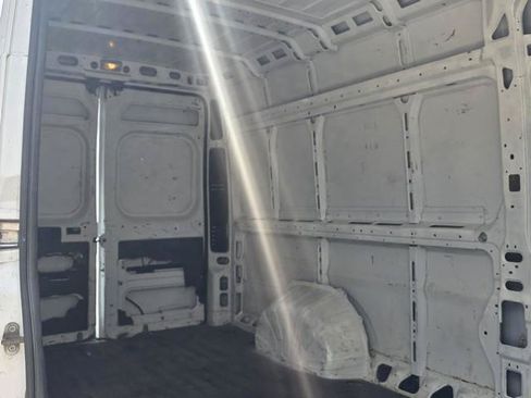Used 2021 RAM ProMaster 3500 w/ Premium Appearance Group FWD image 16