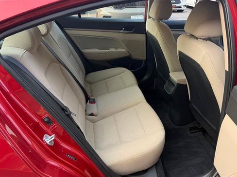 Used 2017 Hyundai Elantra SE FWD image 17