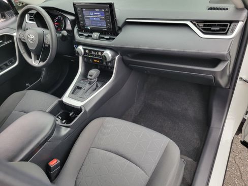 Certified 2022 Toyota RAV4 XLE image 17
