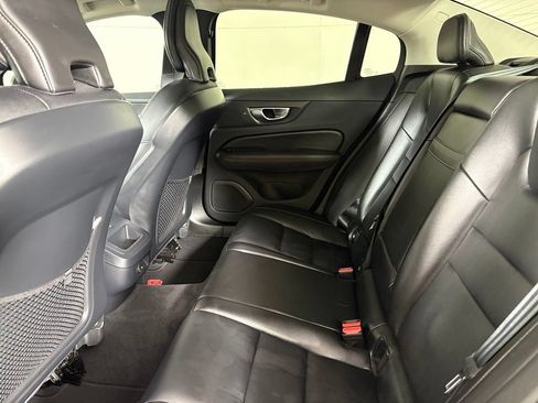 Used 2024 Volvo S60 B5 Core FWD image 36