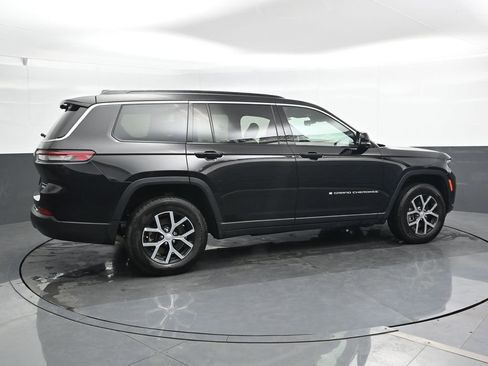Used 2024 Jeep Grand Cherokee L Limited w/ Luxury Tech Group II image 2