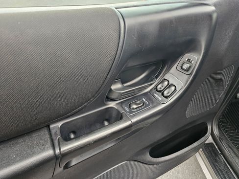 Used 2004 Ford Ranger FX4 AWD/4WD image 17