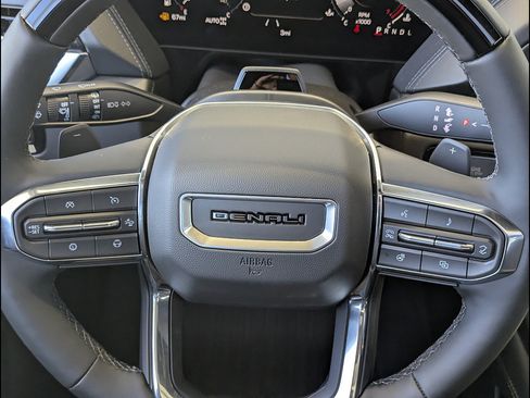 New 2026 GMC Yukon Denali w/ Advanced Technology Package AWD/4WD image 23