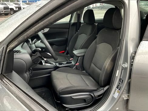 Used 2024 Kia Forte LXS w/ LXS Technology Package FWD image 22