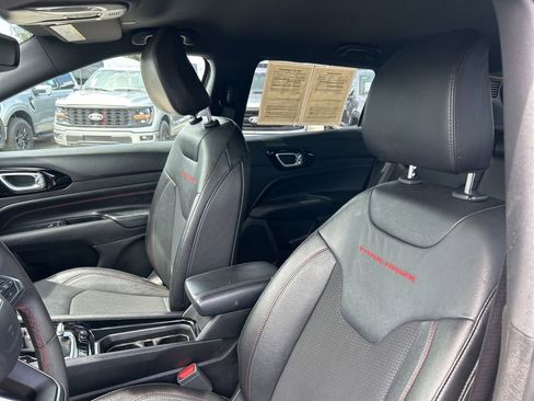 Used 2024 Jeep Compass Trailhawk image 14