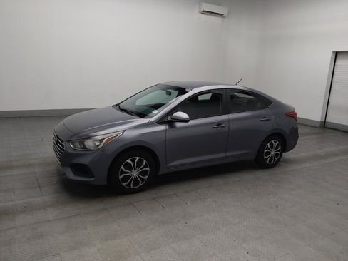 Used 2020 Hyundai Accent SE FWD image 2