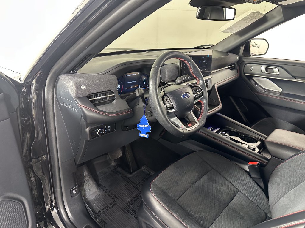 Used 2025 Ford Explorer ST AWD/4WD image 18