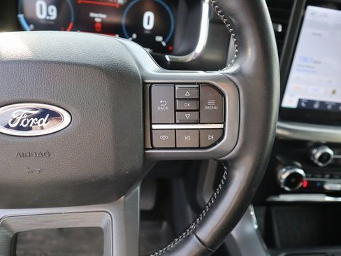 Used 2023 Ford F150 Lariat w/ Trailer Tow Package image 34