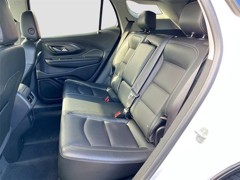 Used 2024 GMC Terrain SLT image 22