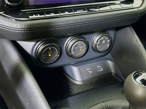 Used 2024 Nissan Z Performance w/ Floor Mat Package image 18