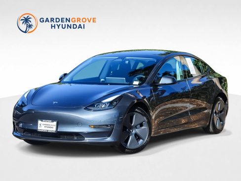 Used 2023 Tesla Model 3 Standard Range RWD image 1