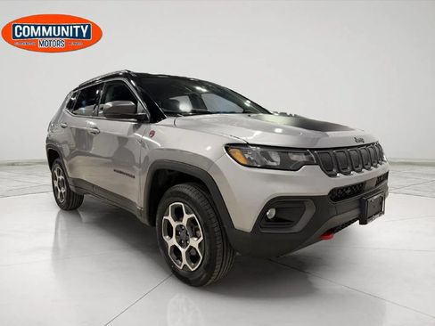 Used 2022 Jeep Compass Trailhawk w/ Sun and Sound Group AWD/4WD image 11