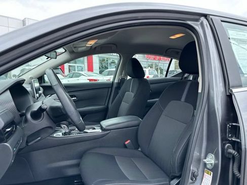 Certified 2023 Nissan Sentra SV w/ All-Weather Package FWD image 11