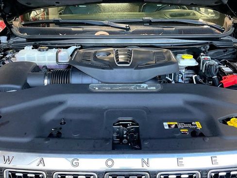 Used 2023 Jeep Grand Wagoneer L Series III w/ Rear-Seat Entertainment Group AWD/4WD image 27