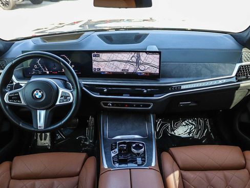 Used 2023 BMW X7 xDrive40i w/ Executive Package AWD/4WD image 16