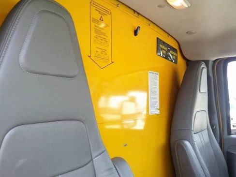 Used 2021 GMC Savana 3500 3500 2dr Commercial/Cutaway/Ch w/ Power Convenience Package image 15