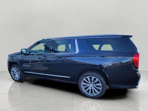 Used 2021 GMC Yukon XL Denali w/ Denali Premium Package image 15