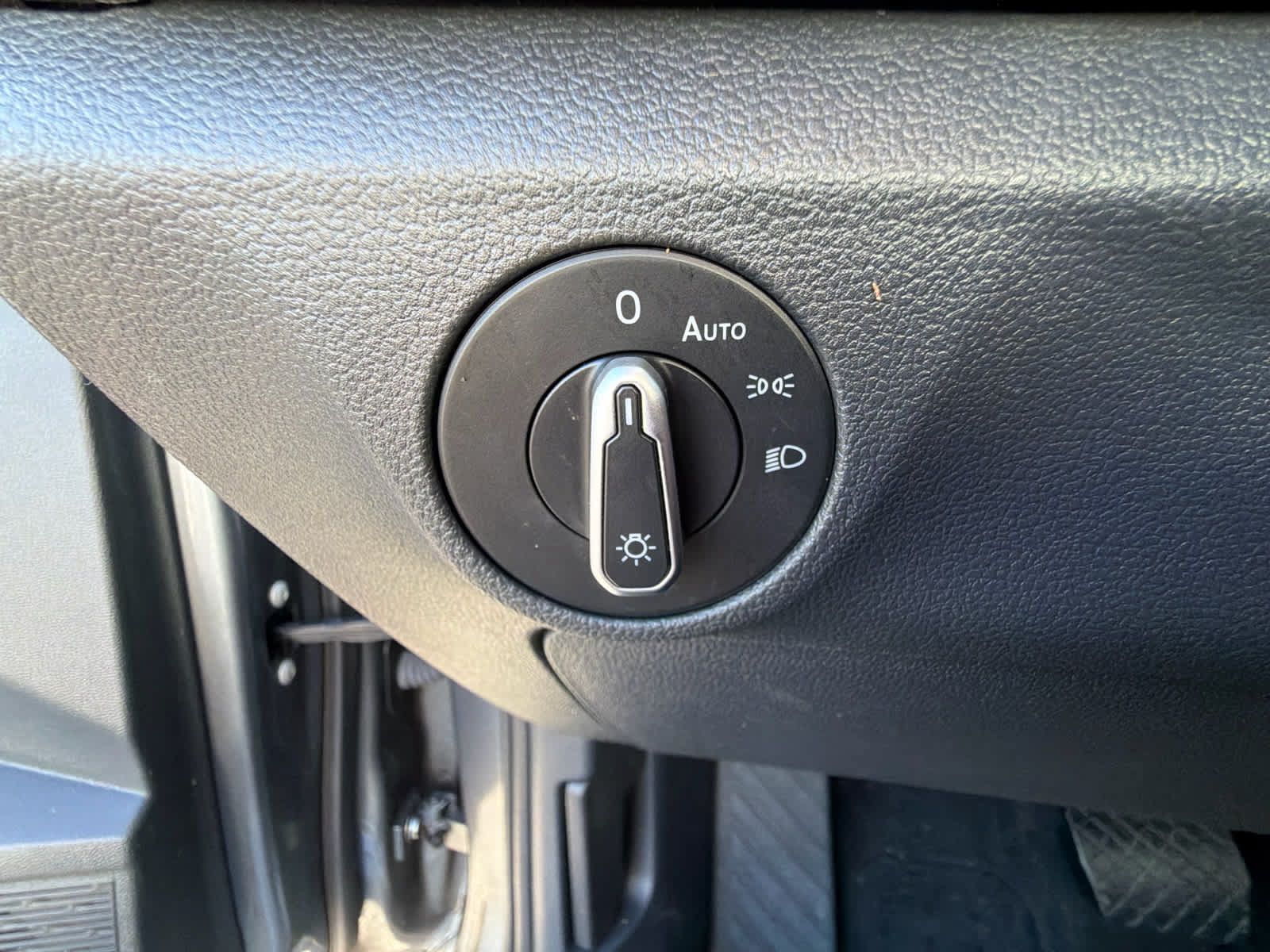 Used 2024 Volkswagen Jetta SE FWD image 14
