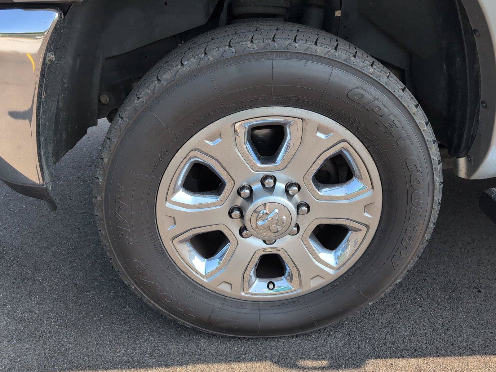Used 2014 RAM 2500 Laramie AWD/4WD image 9