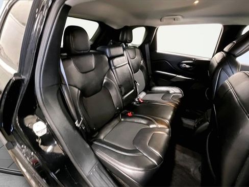 Used 2019 Jeep Cherokee Latitude Plus w/ Cold Weather Group image 27