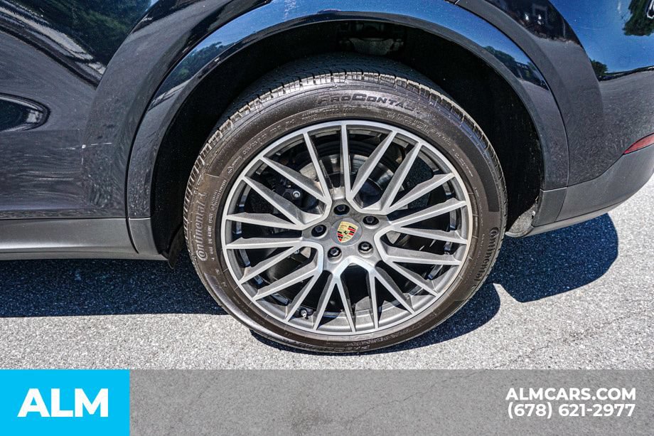 Used 2023 Porsche Cayenne AWD/4WD image 16