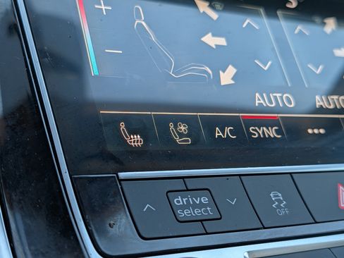 Used 2023 Audi Q7 3.0T Premium Plus w/ Premium Plus Package image 32