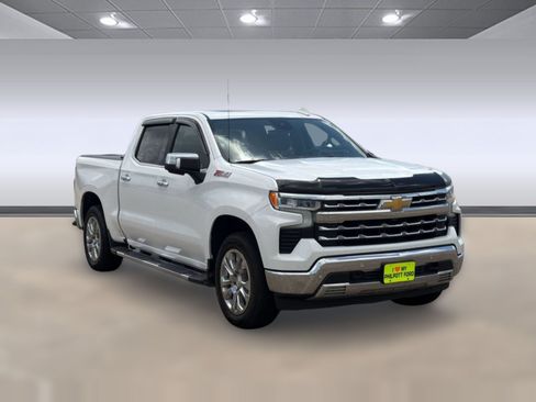 Used 2025 Chevrolet Silverado 1500 LTZ AWD/4WD image 7