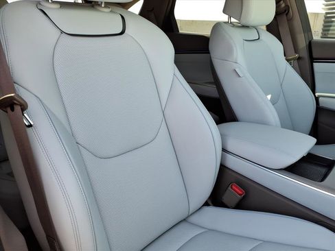 Certified 2026 Genesis GV70 2.5T Advanced image 12