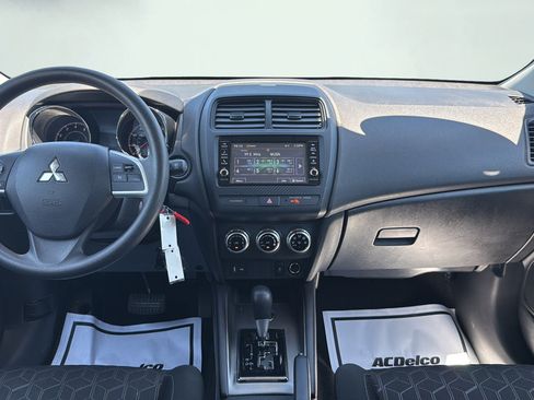 Used 2024 Mitsubishi Outlander Sport ES AWD/4WD image 17