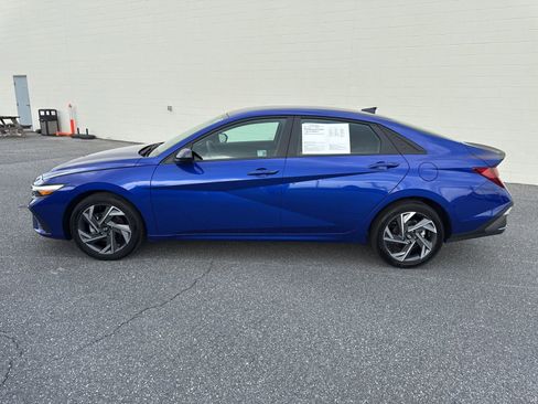 Certified 2025 Hyundai Elantra Sport image 4