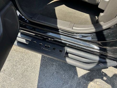 Used 2018 Chevrolet Silverado 1500 LTZ Z71 w/ LTZ Plus Package image 12