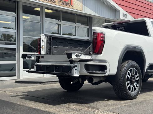 Used 2024 GMC Sierra 2500 Denali Ultimate AWD/4WD image 18