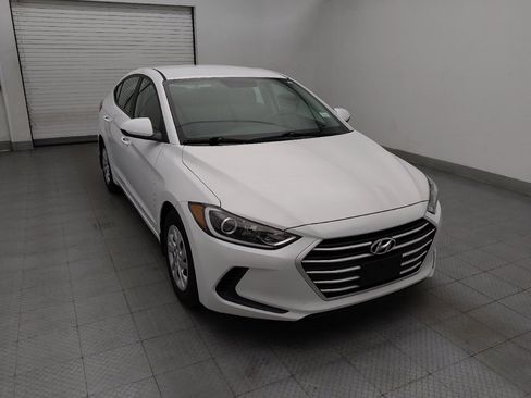 Used 2018 Hyundai Elantra SE FWD image 14