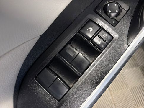 Used 2020 Toyota RAV4 XLE FWD image 17