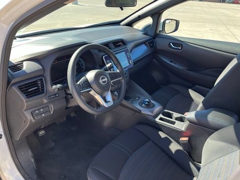 Used 2025 Nissan Leaf S FWD image 11