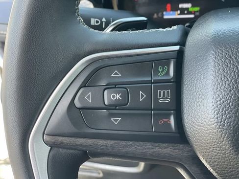 Used 2023 Jeep Grand Cherokee 4WD 4xe image 9