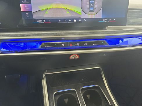 Used 2025 BMW 740i xDrive image 27