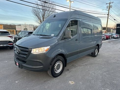 Used 2019 Mercedes-Benz Sprinter 144 image 4