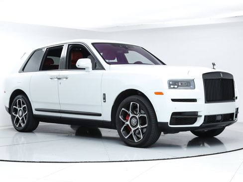 Used 2023 Rolls-Royce Cullinan Black Badge w/ Dark Exterior Package image 8