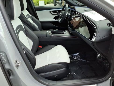 New 2026 Mercedes-Benz E 53 AMG e 4MATIC Sedan image 16